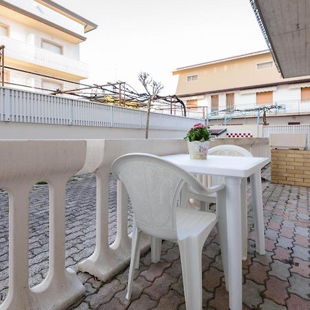 Casa Guglielmo E Anna Villa Lignano Sabbiadoro Ruang foto